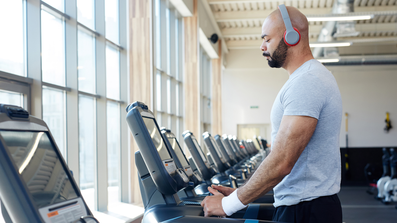 Man listening to content while exercising